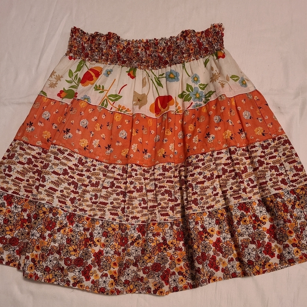 Nwot spring summer floral skirt Hp🔥🔥🔥🔥 - Picture 2 of 4